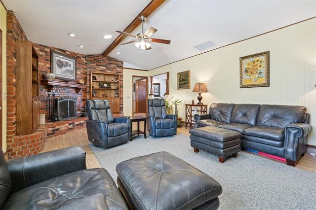 9724 N Timber Trail, Edmond, OK 73034