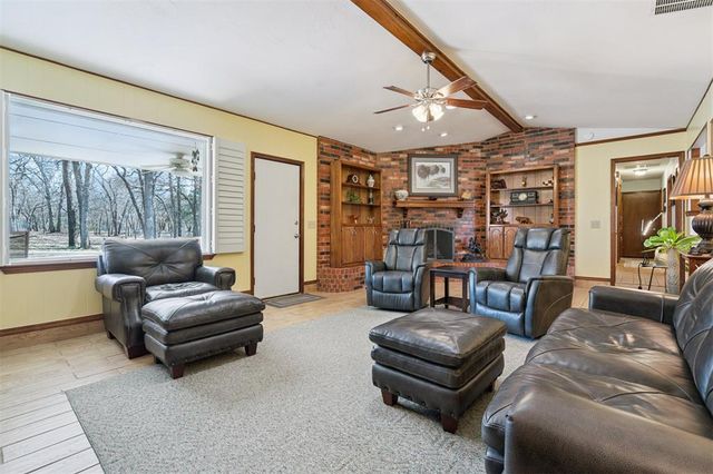 9724 N Timber Trail, Edmond, OK 73034