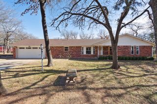 9724 N Timber Trail, Edmond, OK 73034