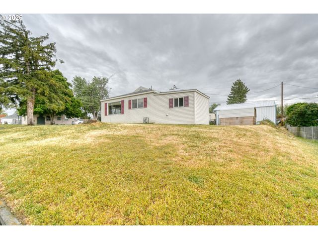 1101 Sw 31st St, Pendleton, OR 97801