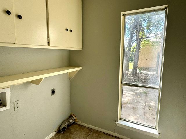 3400 Ambassador Row, Dalworthington Gardens, TX 76013