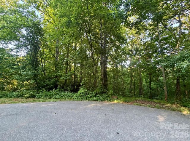 1221 Shirebourn None, Hickory, NC 28602