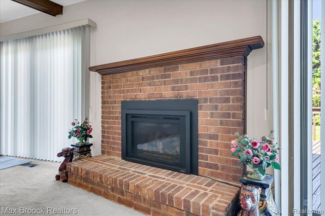217 Stonetree Circle, Rochester Hills, MI 48309