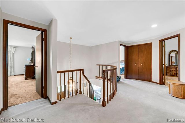 217 Stonetree Circle, Rochester Hills, MI 48309