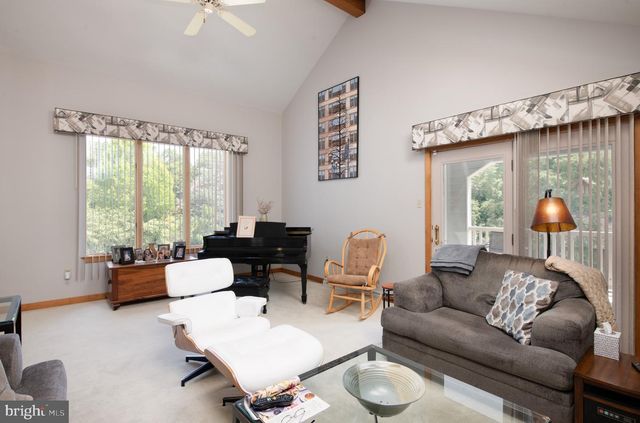 40 GIBRALTAR RD, Reading, PA 19606