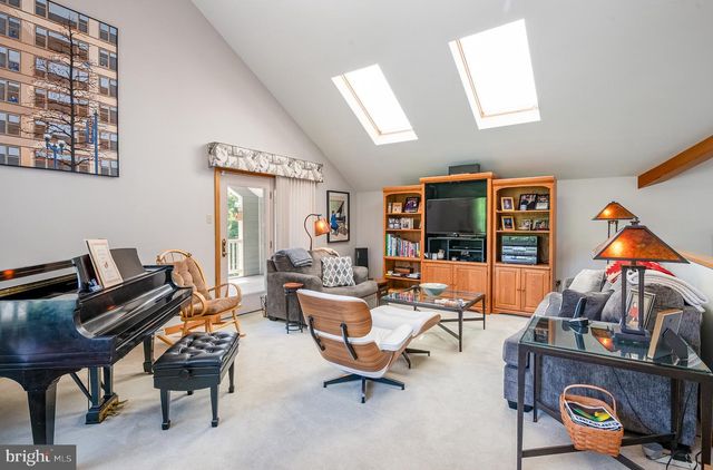 40 GIBRALTAR RD, Reading, PA 19606