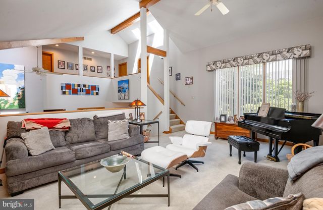 40 GIBRALTAR RD, Reading, PA 19606