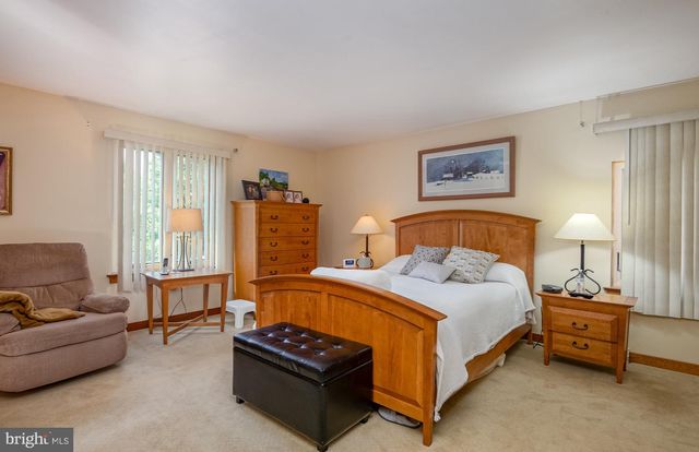 40 GIBRALTAR RD, Reading, PA 19606