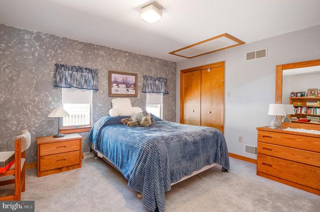 40 GIBRALTAR RD, Reading, PA 19606