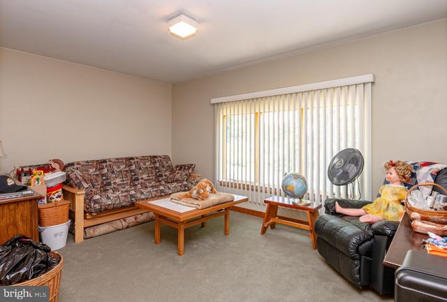 40 GIBRALTAR RD, Reading, PA 19606