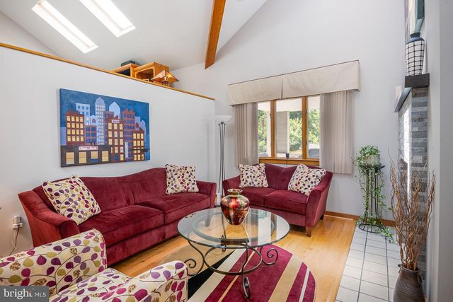40 GIBRALTAR RD, Reading, PA 19606