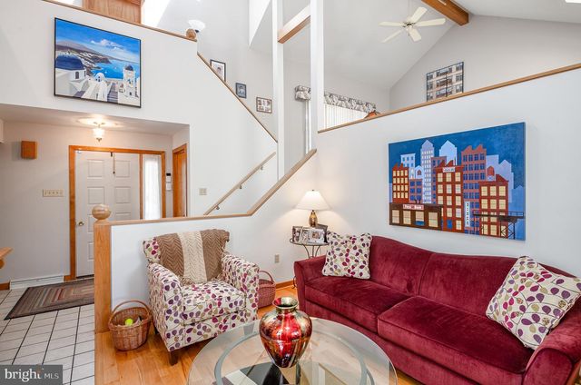 40 GIBRALTAR RD, Reading, PA 19606