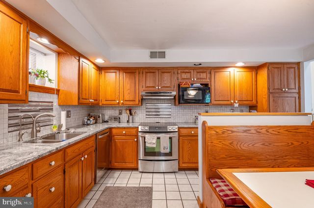 40 GIBRALTAR RD, Reading, PA 19606