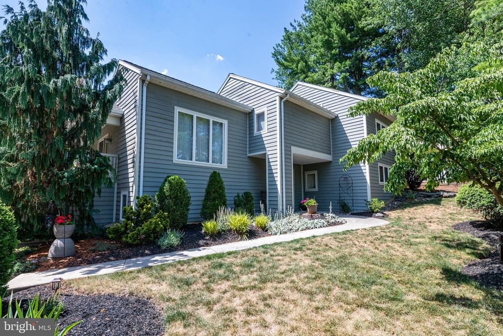 40 GIBRALTAR RD, Reading, PA 19606