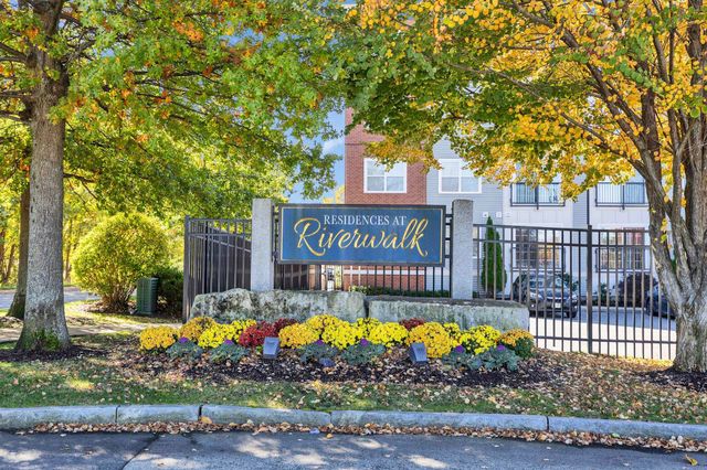 94 Riverwalk Way, Manchester, NH 03101