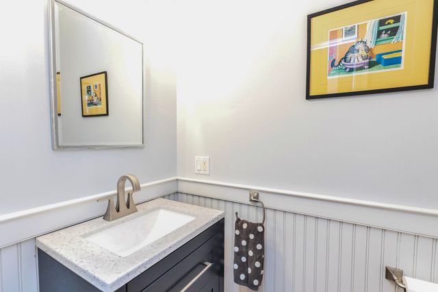 94 Riverwalk Way, Manchester, NH 03101