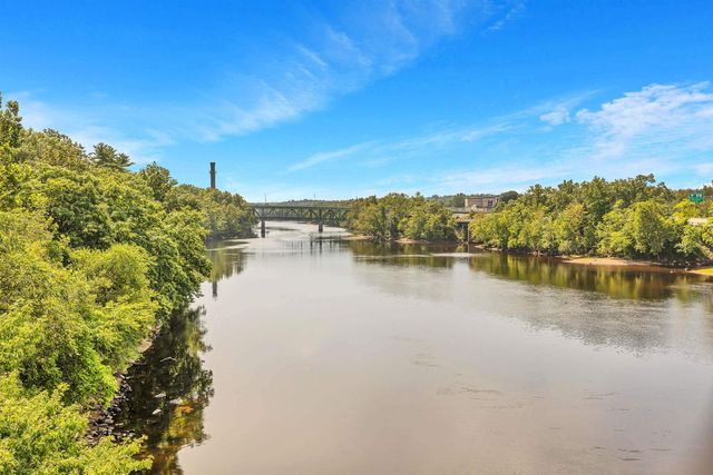 94 Riverwalk Way, Manchester, NH 03101