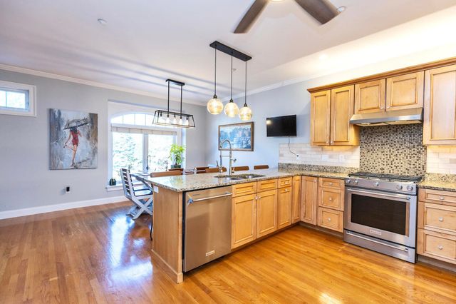 94 Riverwalk Way, Manchester, NH 03101
