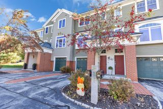 94 Riverwalk Way, Manchester, NH 03101