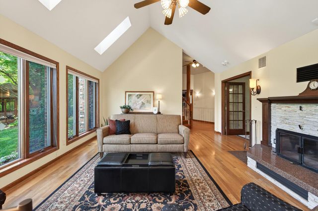 8840 River Heights Way, Inver Grove Heights, MN 55076