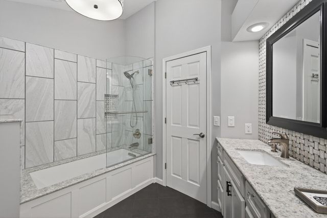 8840 River Heights Way, Inver Grove Heights, MN 55076
