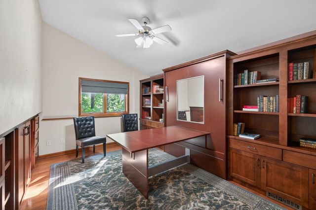 8840 River Heights Way, Inver Grove Heights, MN 55076