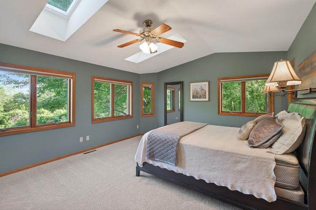 8840 River Heights Way, Inver Grove Heights, MN 55076