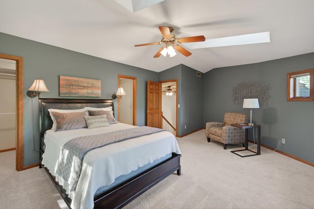 8840 River Heights Way, Inver Grove Heights, MN 55076
