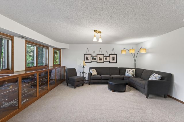 8840 River Heights Way, Inver Grove Heights, MN 55076