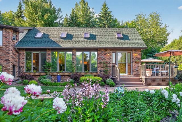 8840 River Heights Way, Inver Grove Heights, MN 55076