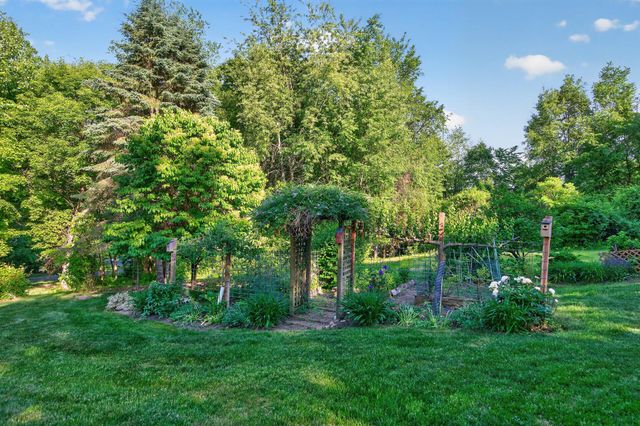 8840 River Heights Way, Inver Grove Heights, MN 55076