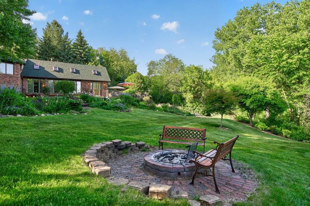 8840 River Heights Way, Inver Grove Heights, MN 55076