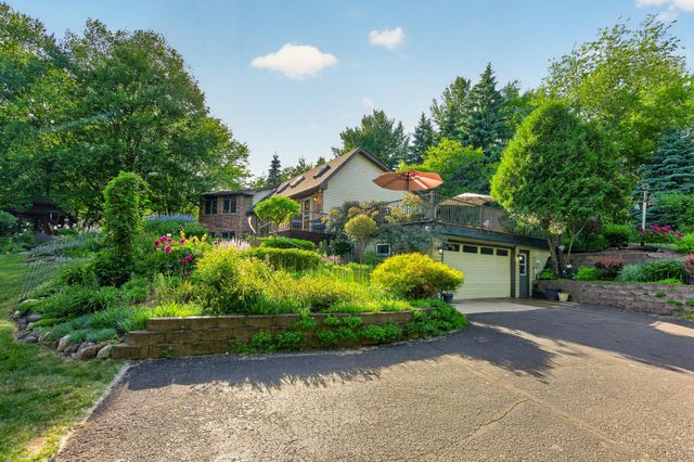 8840 River Heights Way, Inver Grove Heights, MN 55076