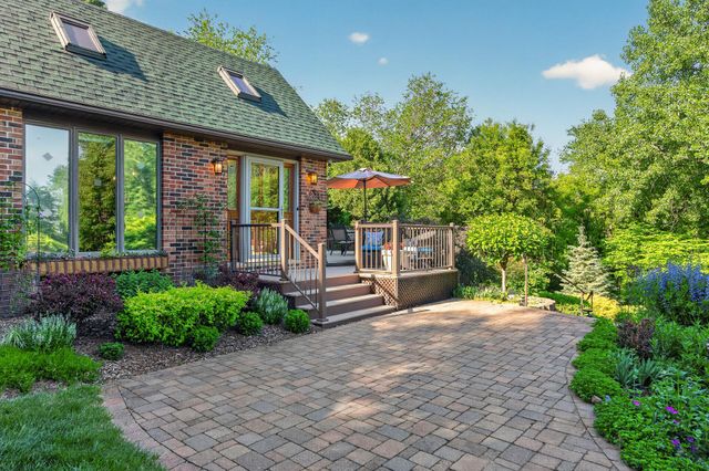 8840 River Heights Way, Inver Grove Heights, MN 55076