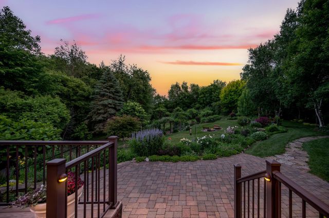 8840 River Heights Way, Inver Grove Heights, MN 55076