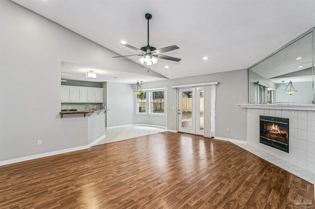 5181 Hawks Nest Dr, Milton, FL 32570