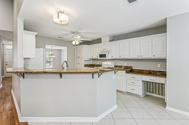 5181 Hawks Nest Dr, Milton, FL 32570