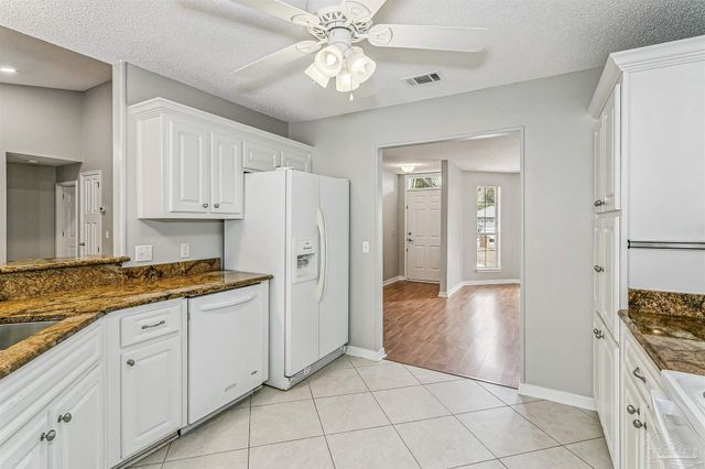 5181 Hawks Nest Dr, Milton, FL 32570