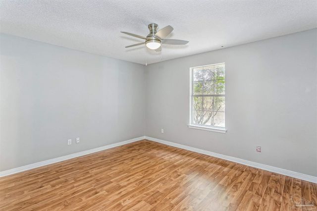 5181 Hawks Nest Dr, Milton, FL 32570