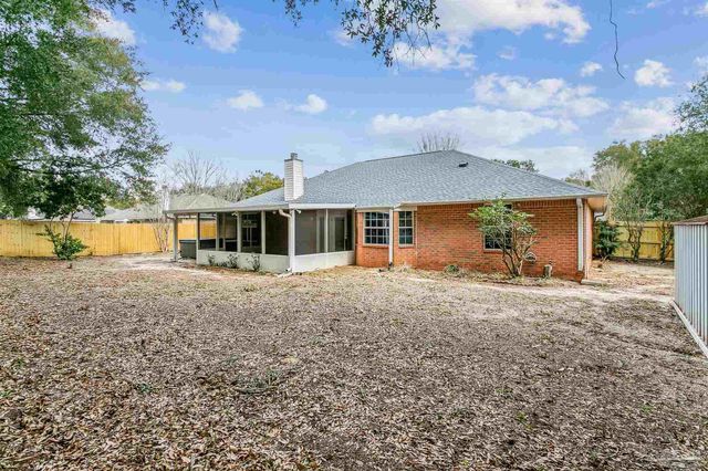 5181 Hawks Nest Dr, Milton, FL 32570