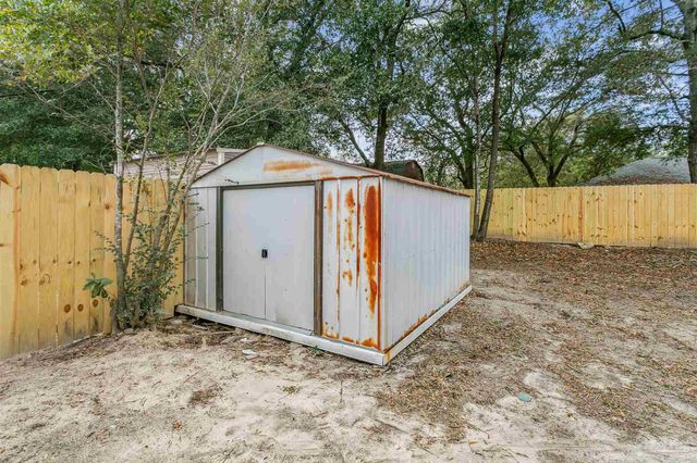 5181 Hawks Nest Dr, Milton, FL 32570