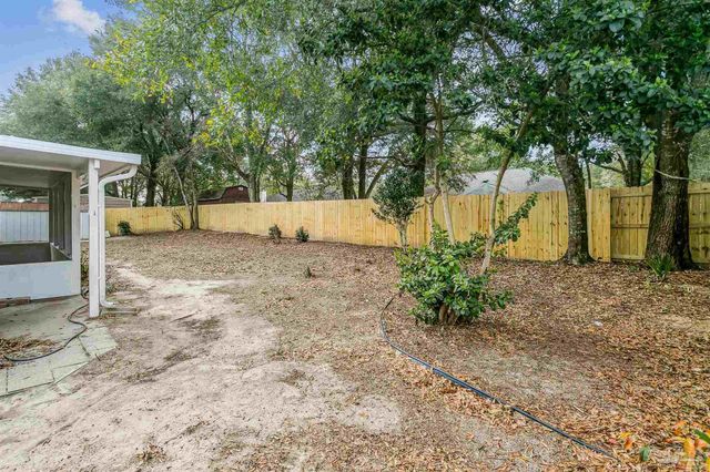 5181 Hawks Nest Dr, Milton, FL 32570