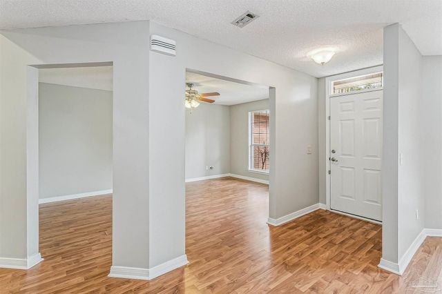 5181 Hawks Nest Dr, Milton, FL 32570