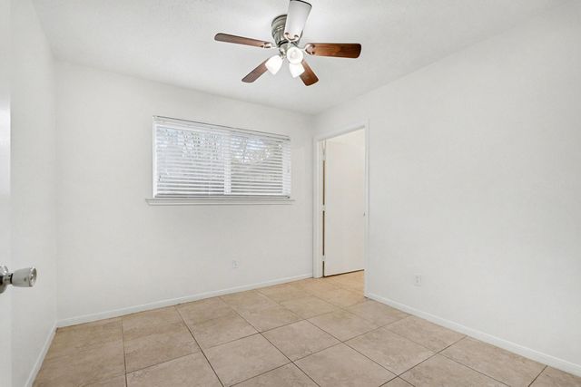 1946 Shadow Rock Drive, Houston, TX 77339