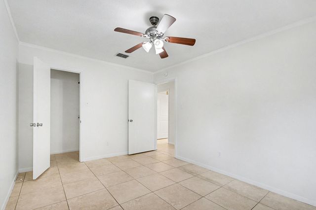 1946 Shadow Rock Drive, Houston, TX 77339