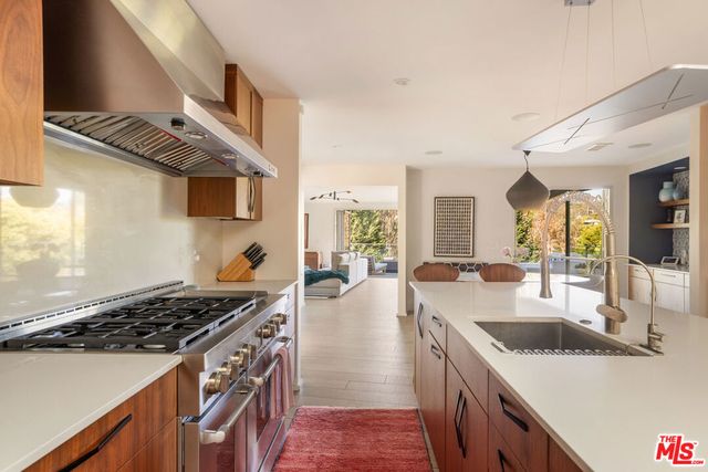 279 Mabery Road, Santa Monica, CA 90402