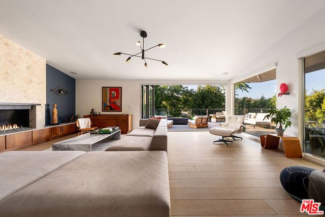 279 Mabery Road, Santa Monica, CA 90402