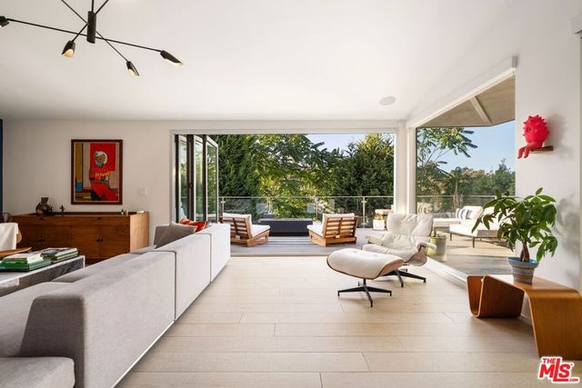 279 Mabery Road, Santa Monica, CA 90402