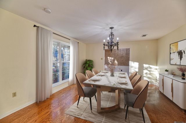 869 Heather Dr, Baton Rouge, LA 70815