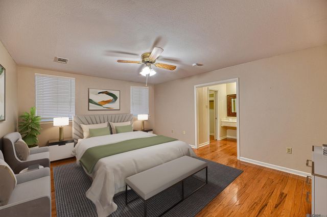 869 Heather Dr, Baton Rouge, LA 70815